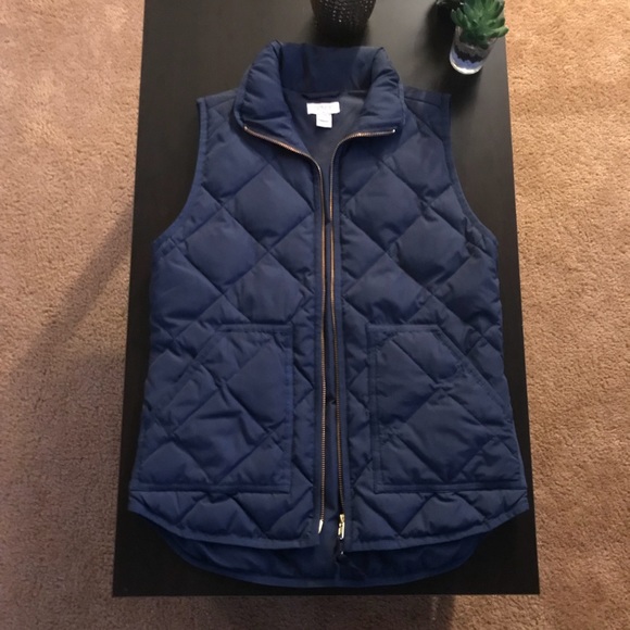 Navy J Crew quilted excursion vest - Picture 2 of 6